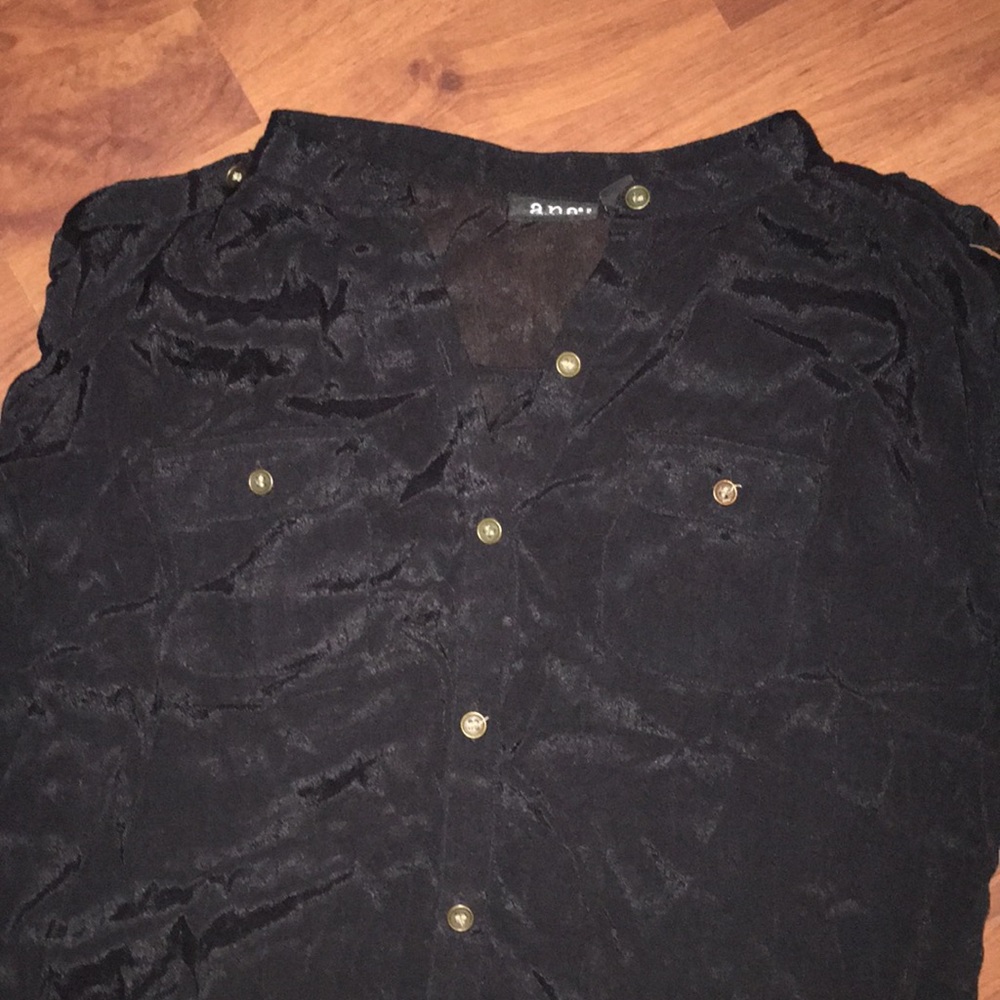 Button down - Picture 2 of 2